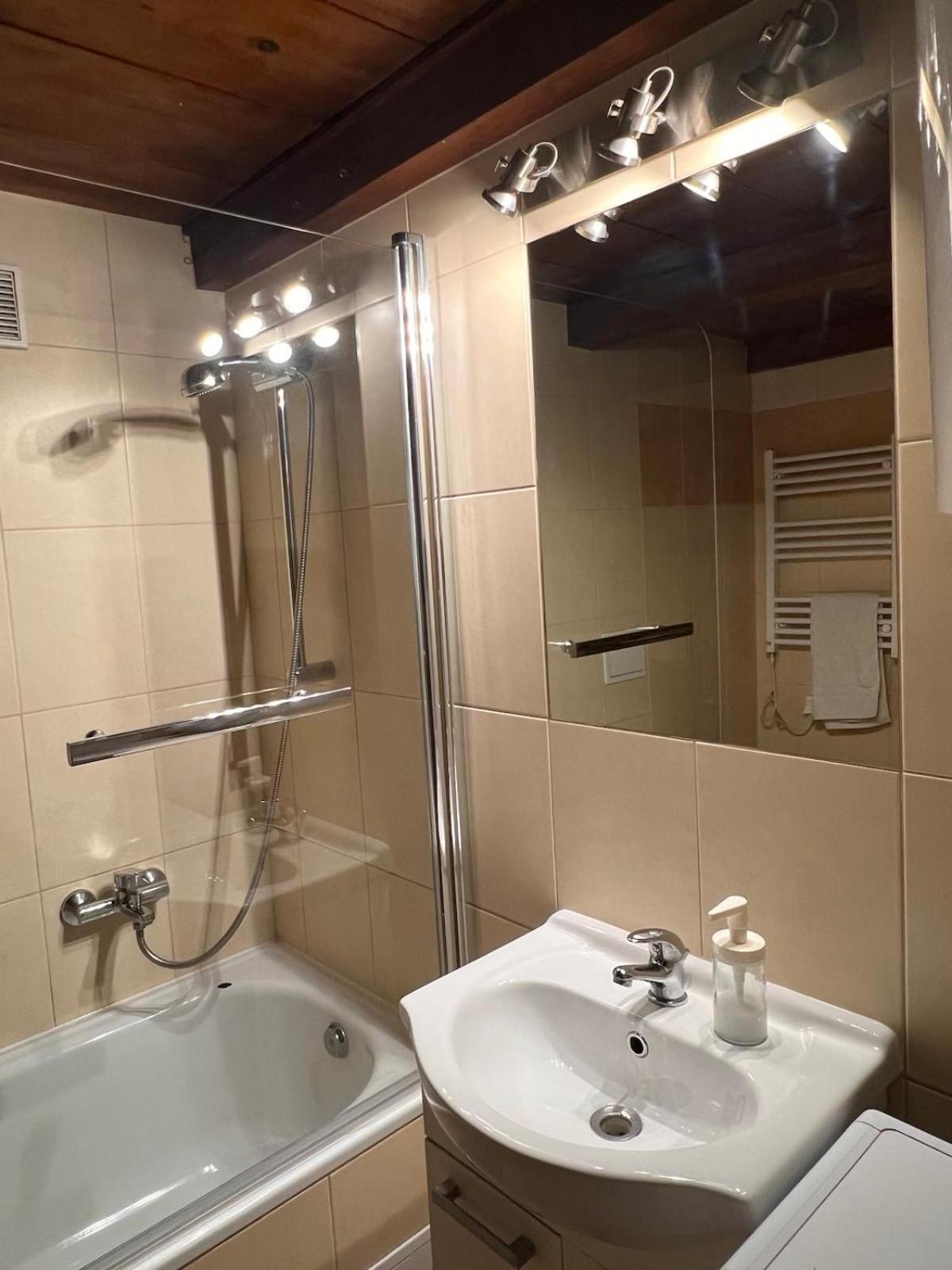 St Gertruda Apartment Free Parking Citybeat#2 Cracóvia Exterior foto